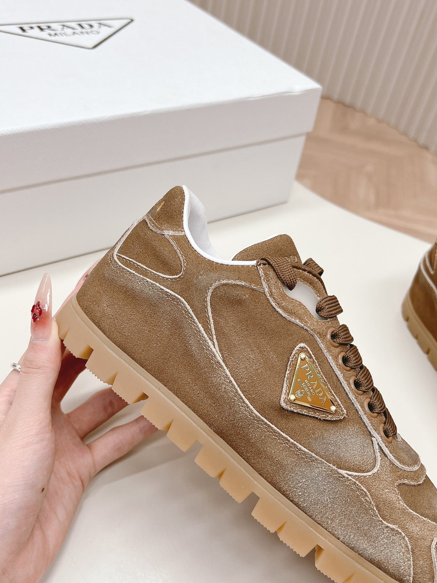 P-Sneakers