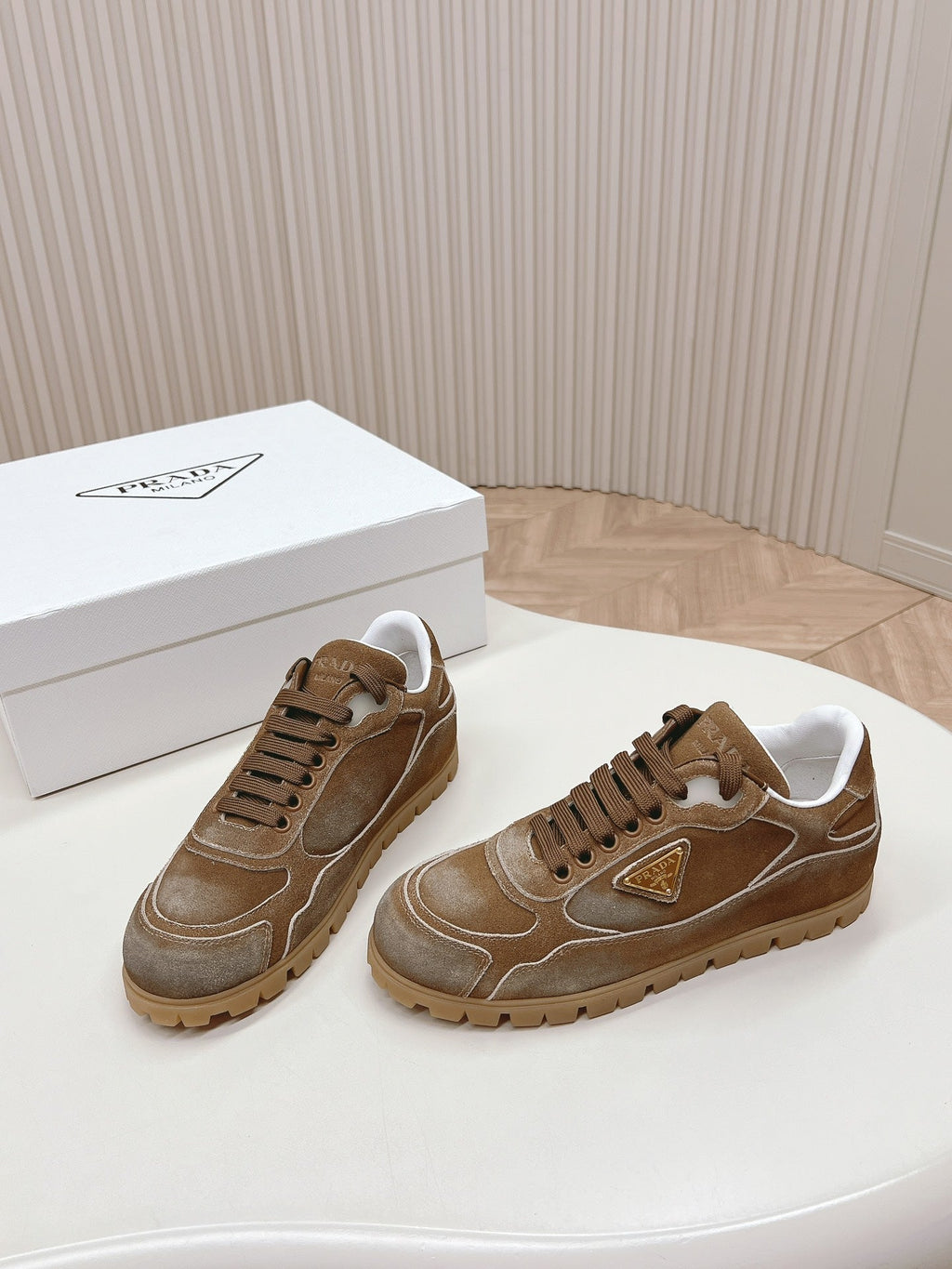 P-Sneakers