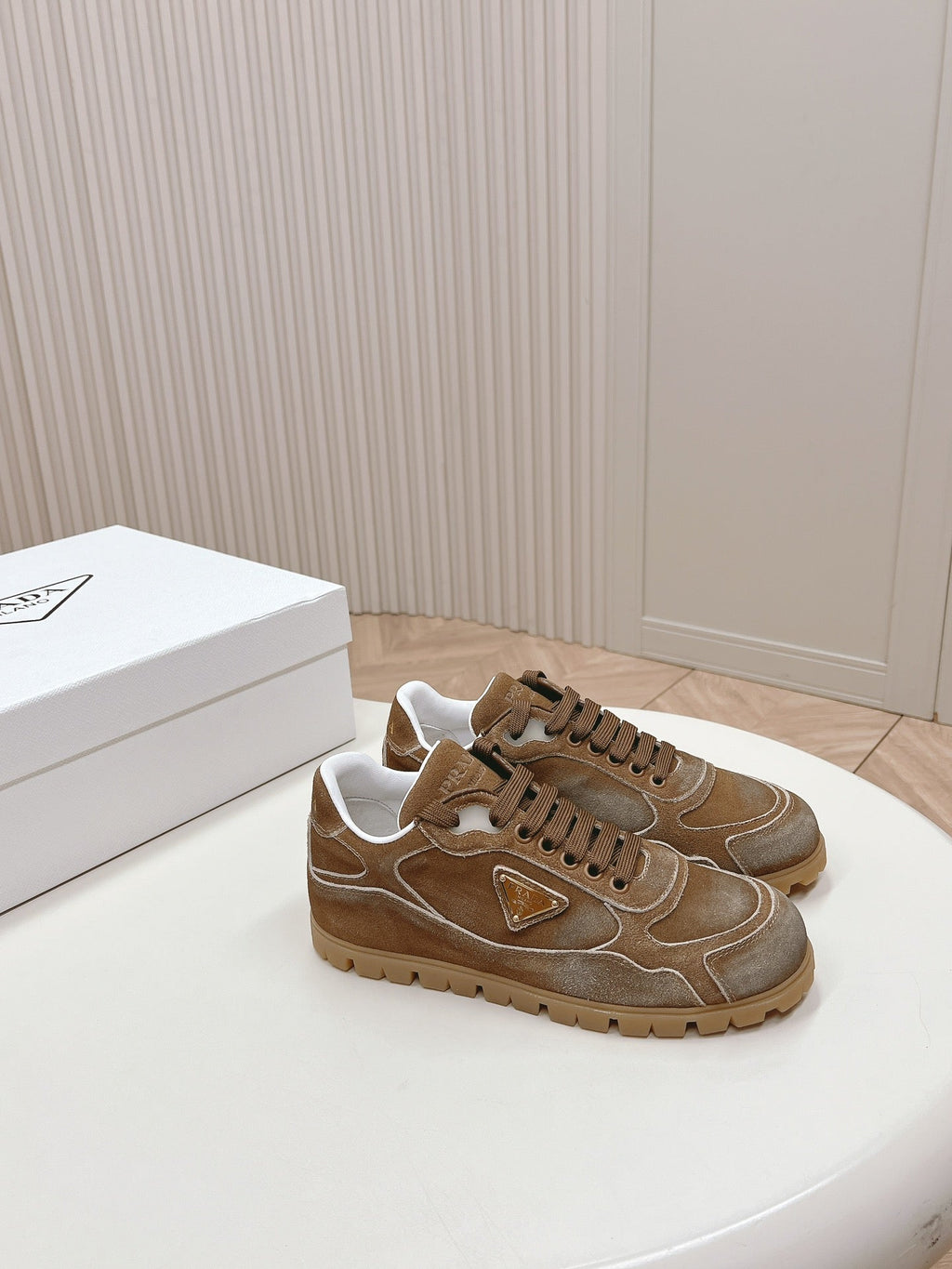 P-Sneakers