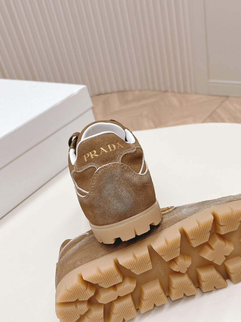 P-Sneakers