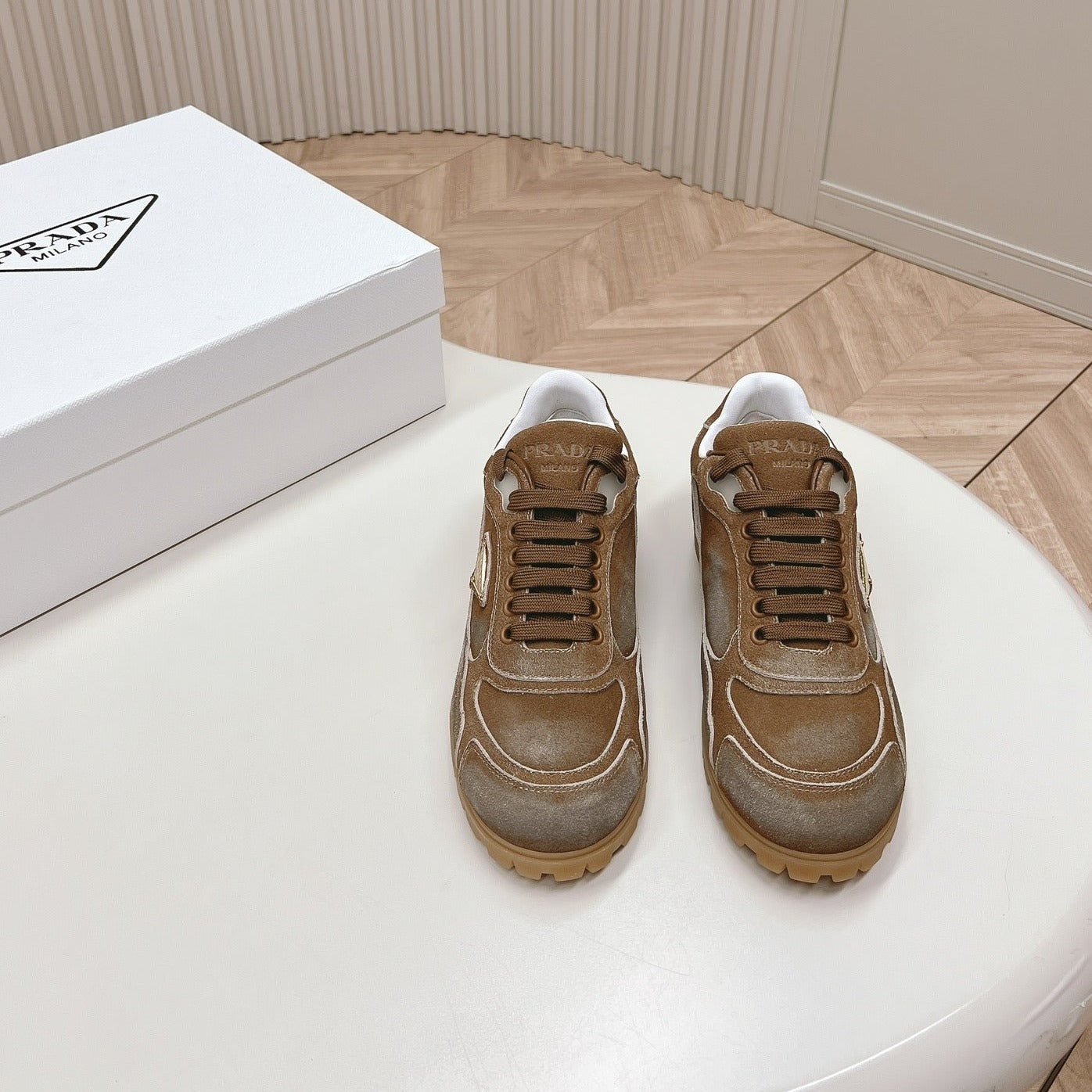 P-Sneakers