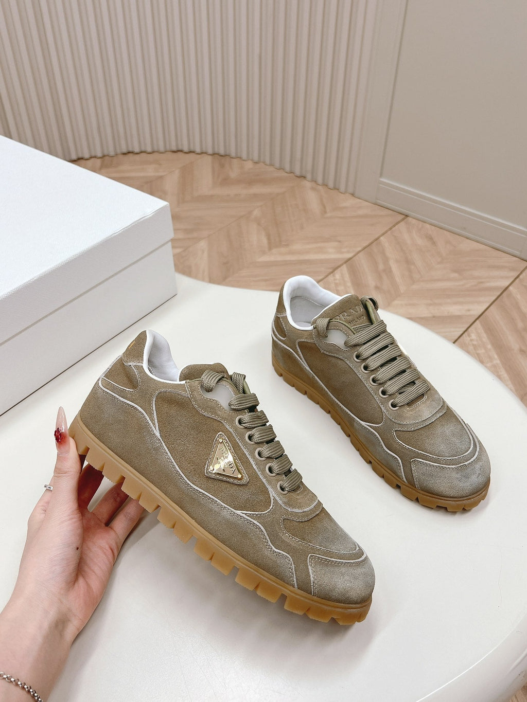 P-Sneakers