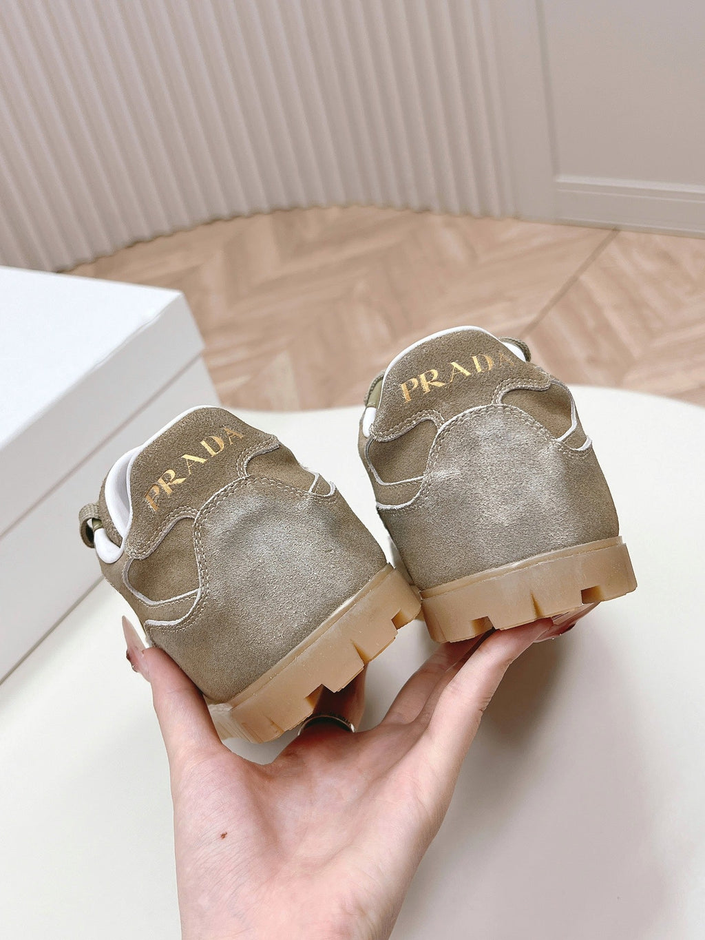 P-Sneakers