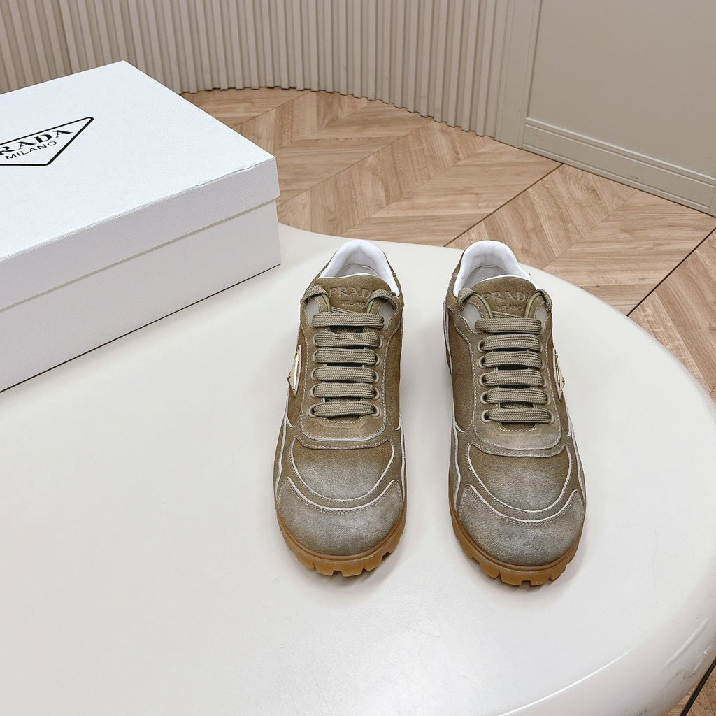 P-Sneakers