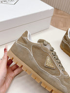 P-Sneakers