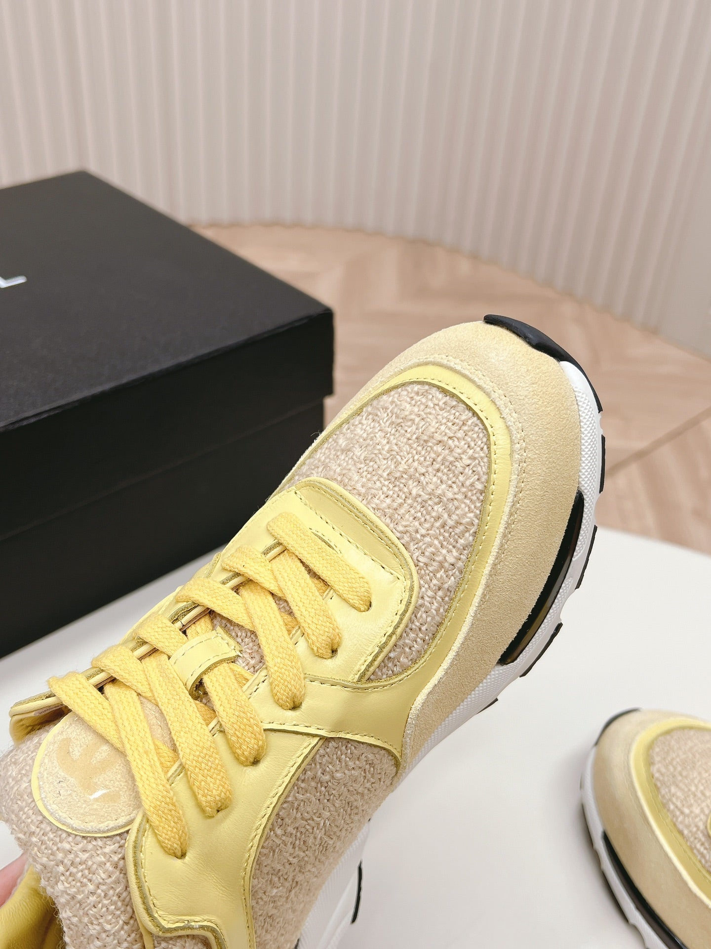 C-Sneakers