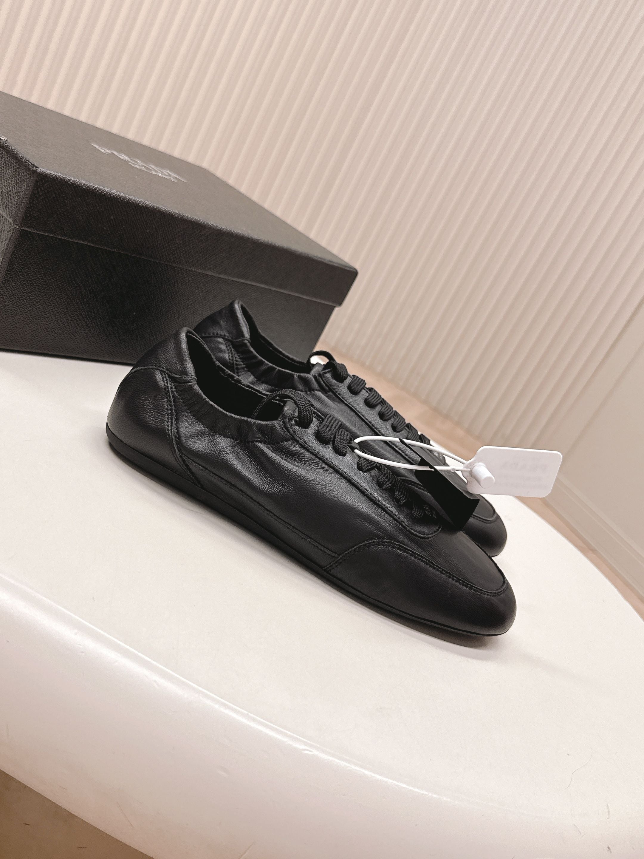 P-Sneakers