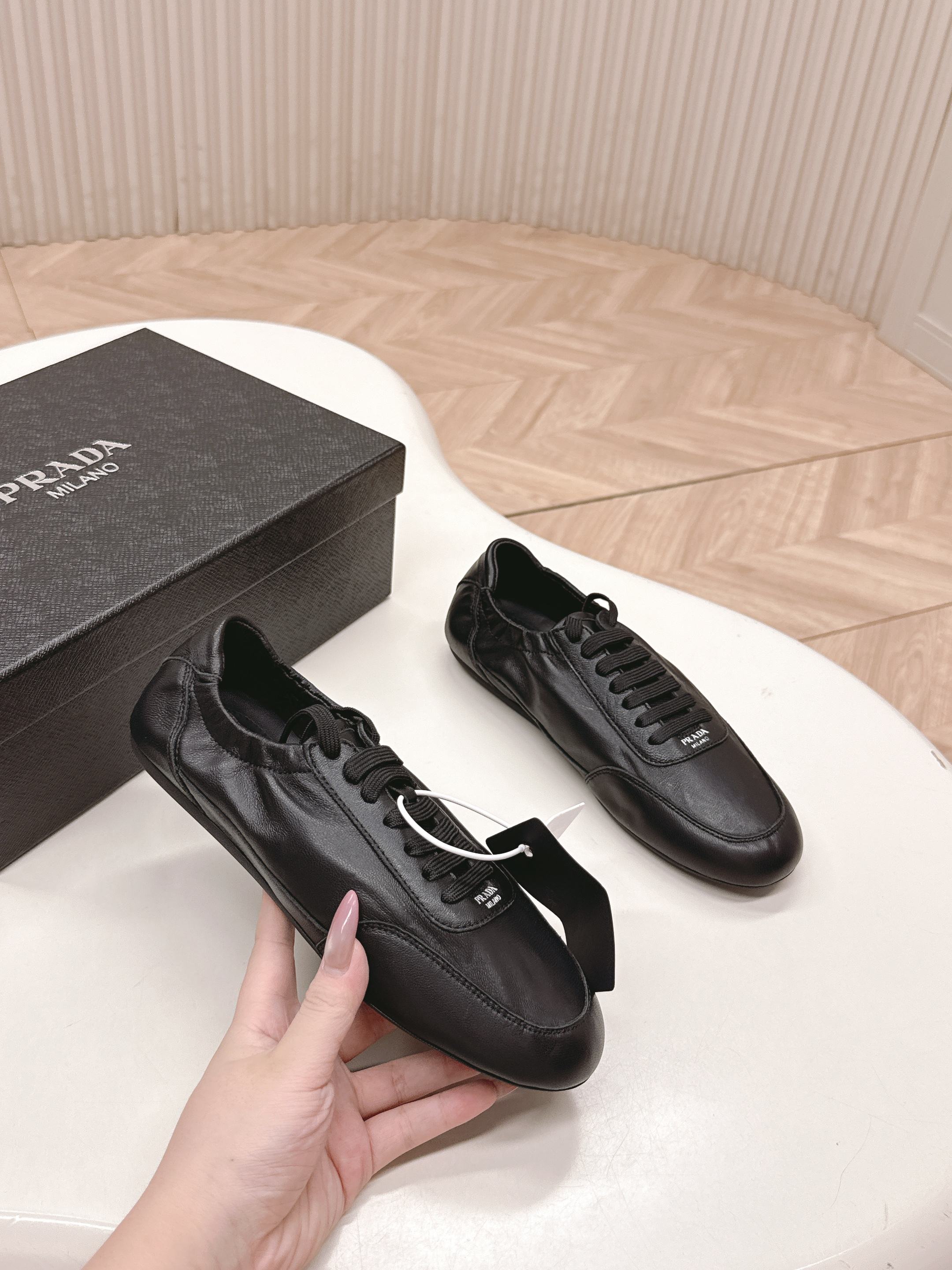 P-Sneakers