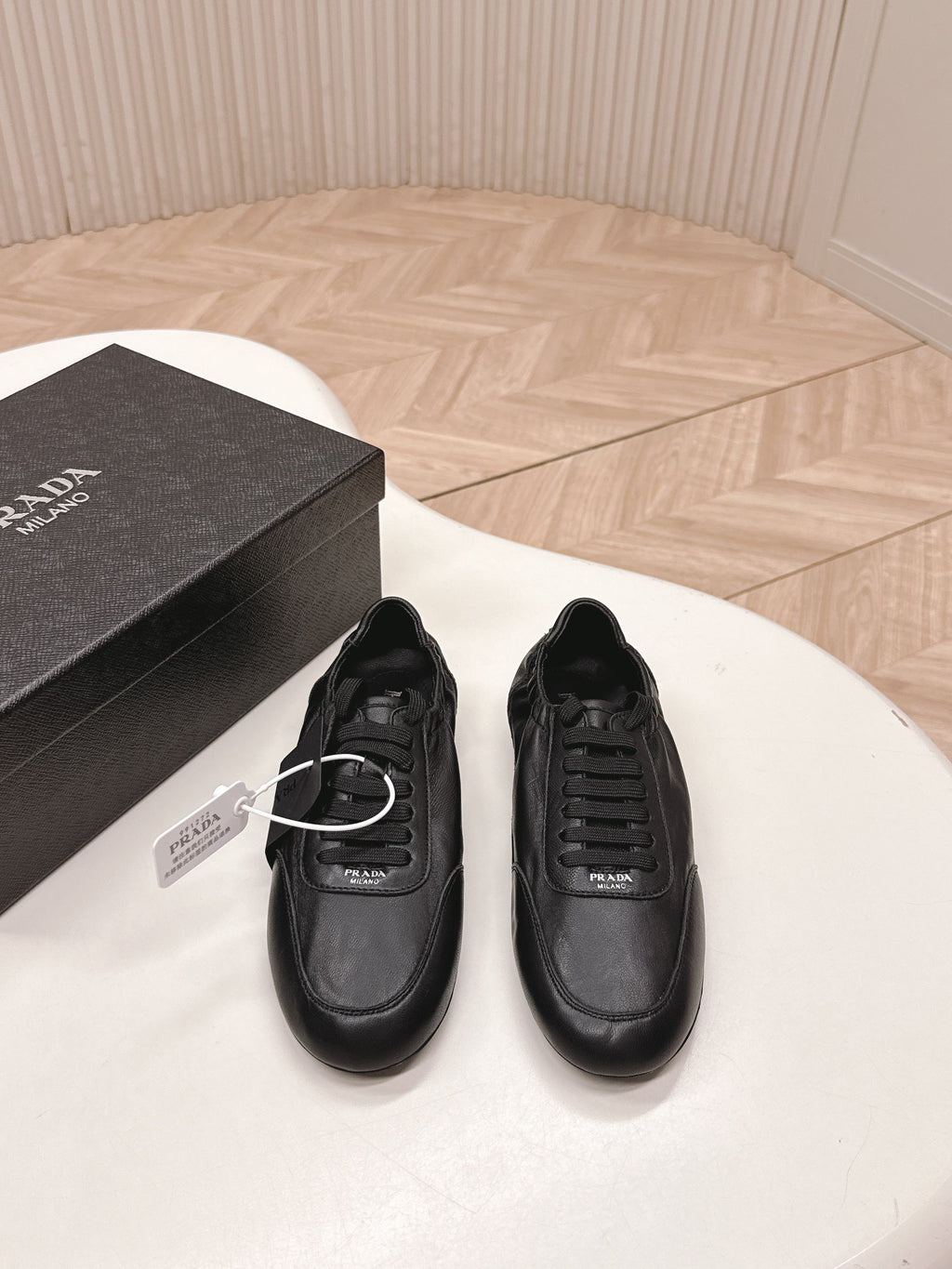 P-Sneakers