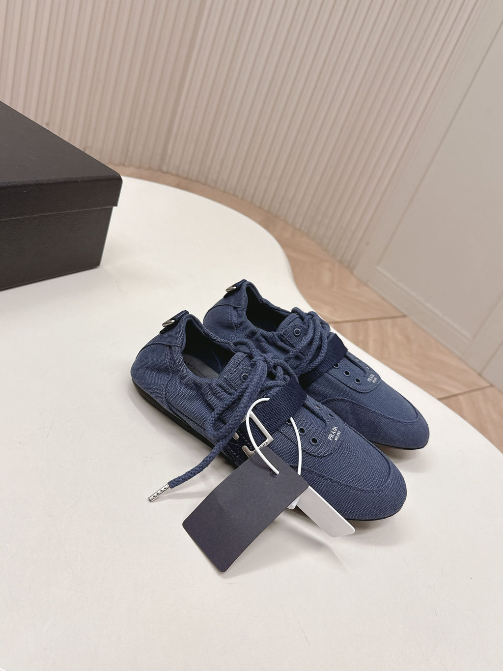 P-Sneakers