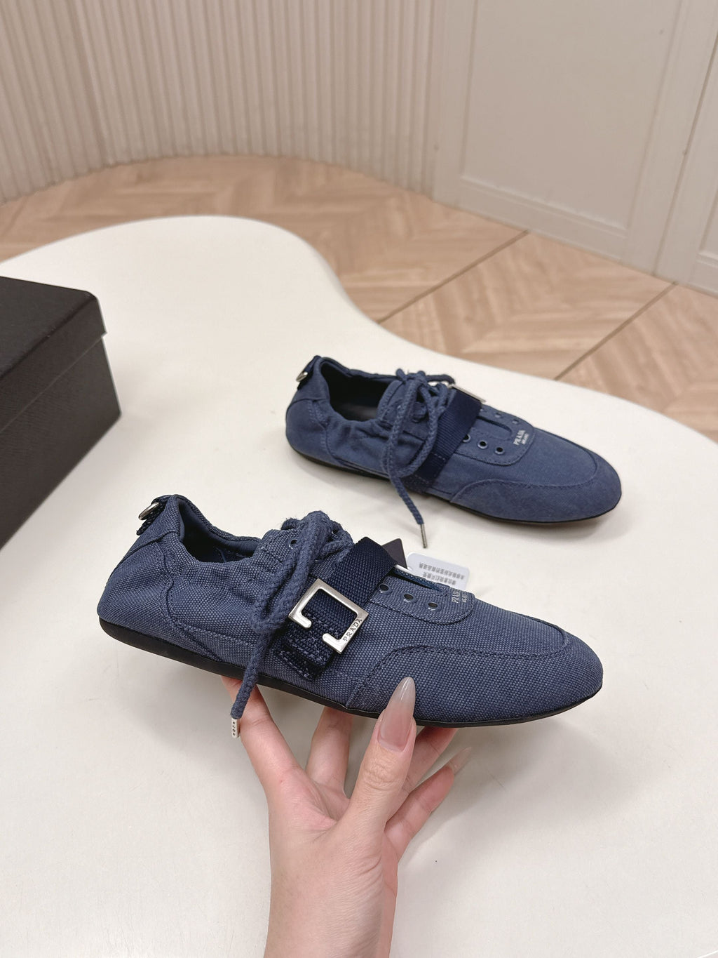 P-Sneakers
