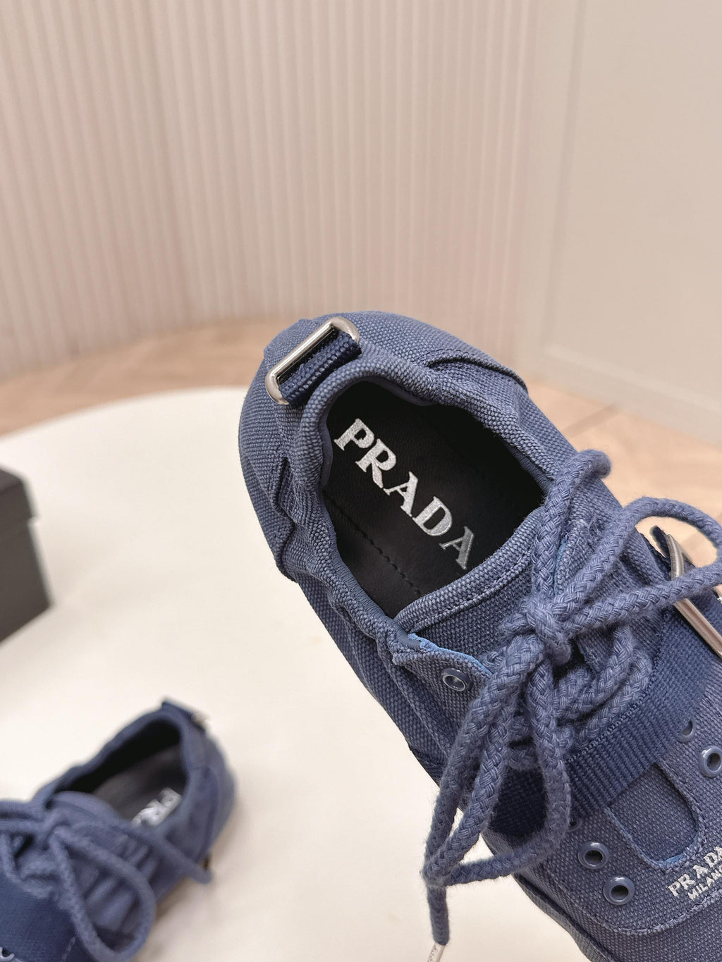 P-Sneakers