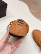 P-Sneakers