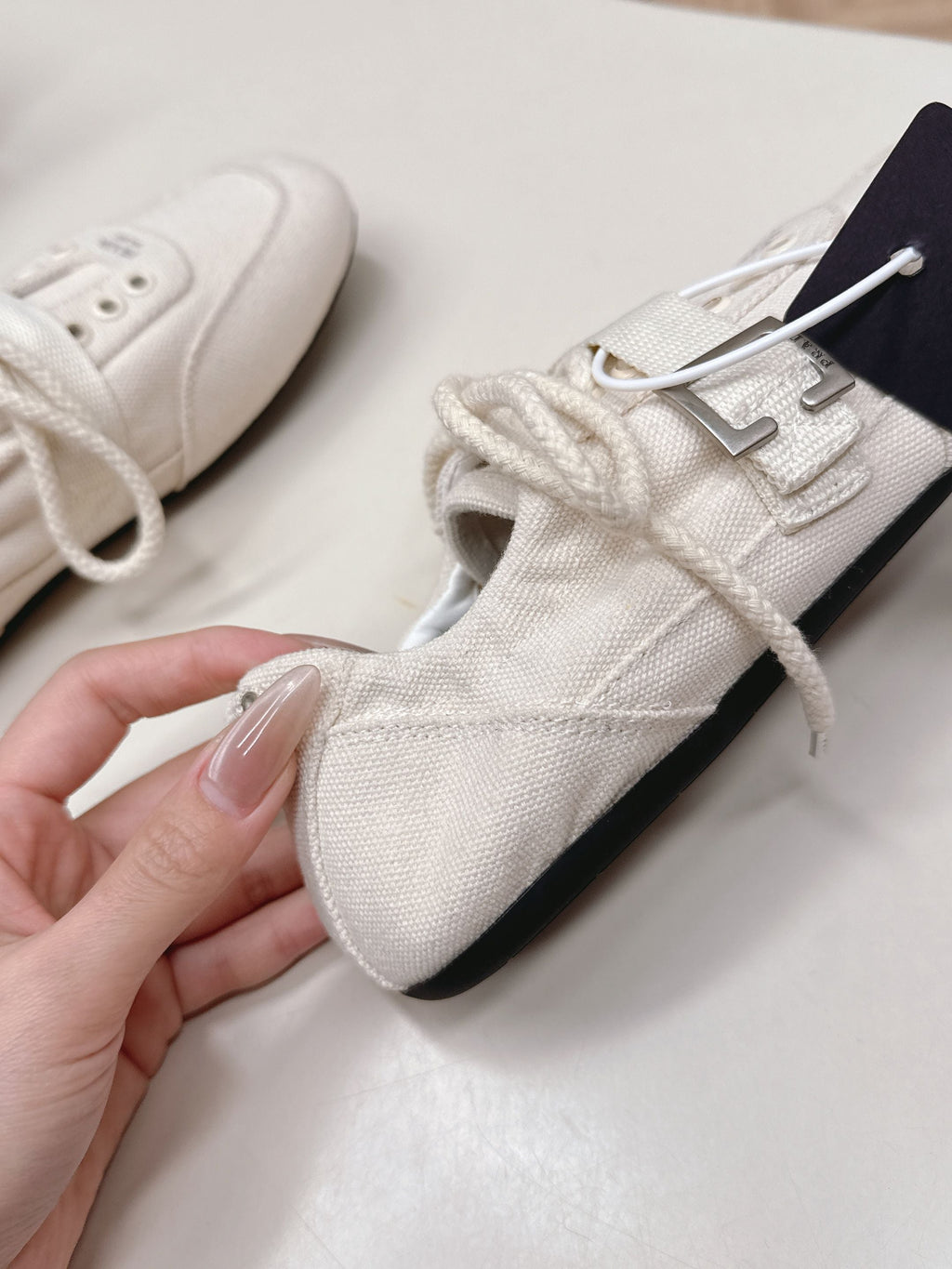 P-Sneakers
