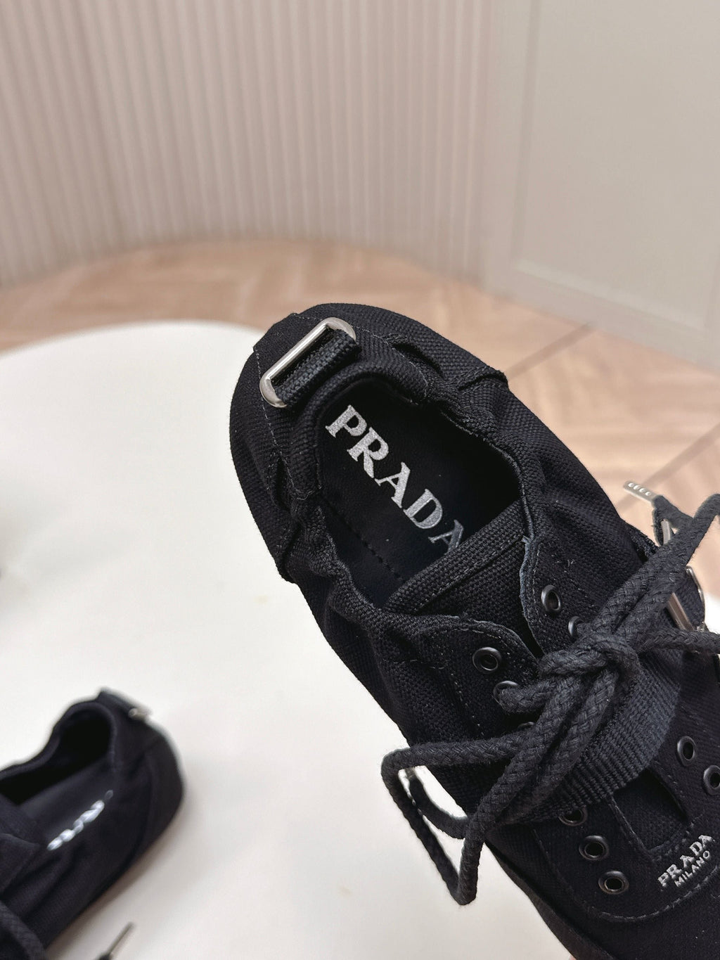 P-Sneakers