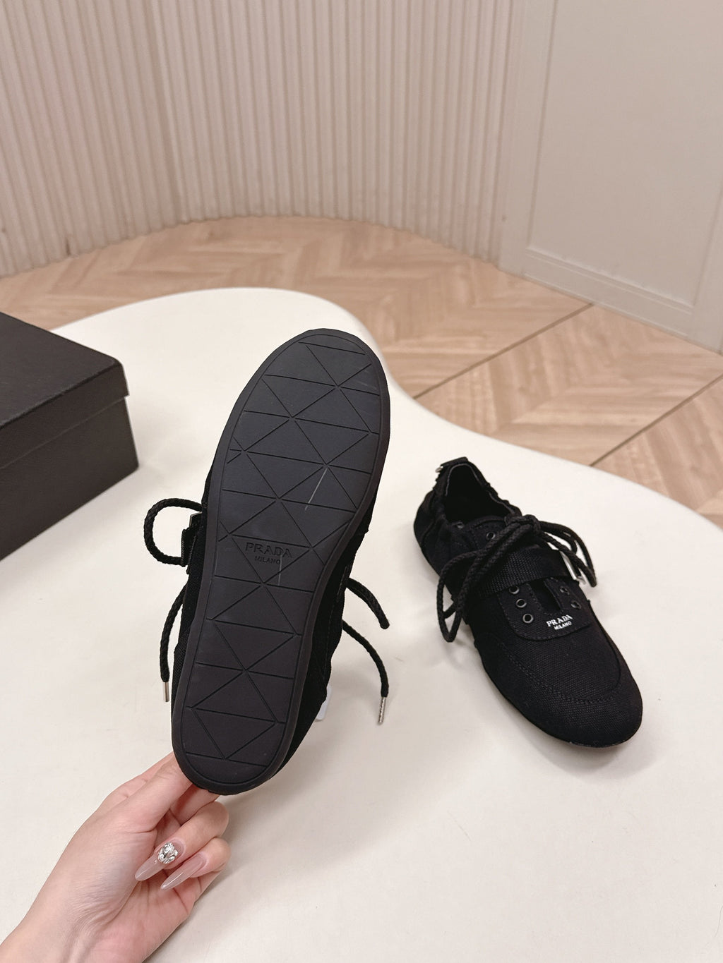 P-Sneakers