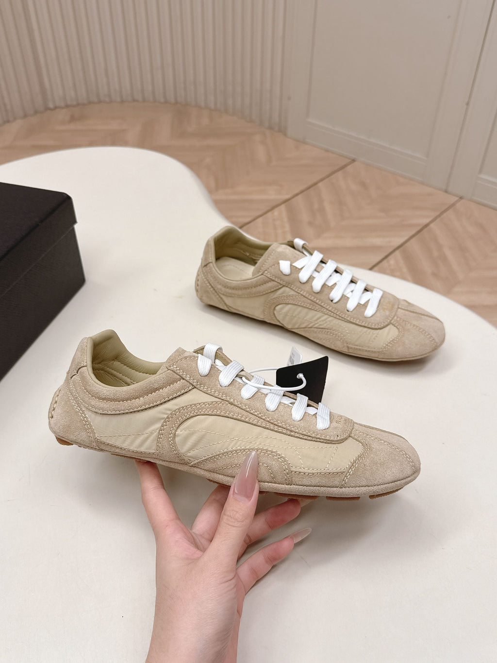 P-Sneakers