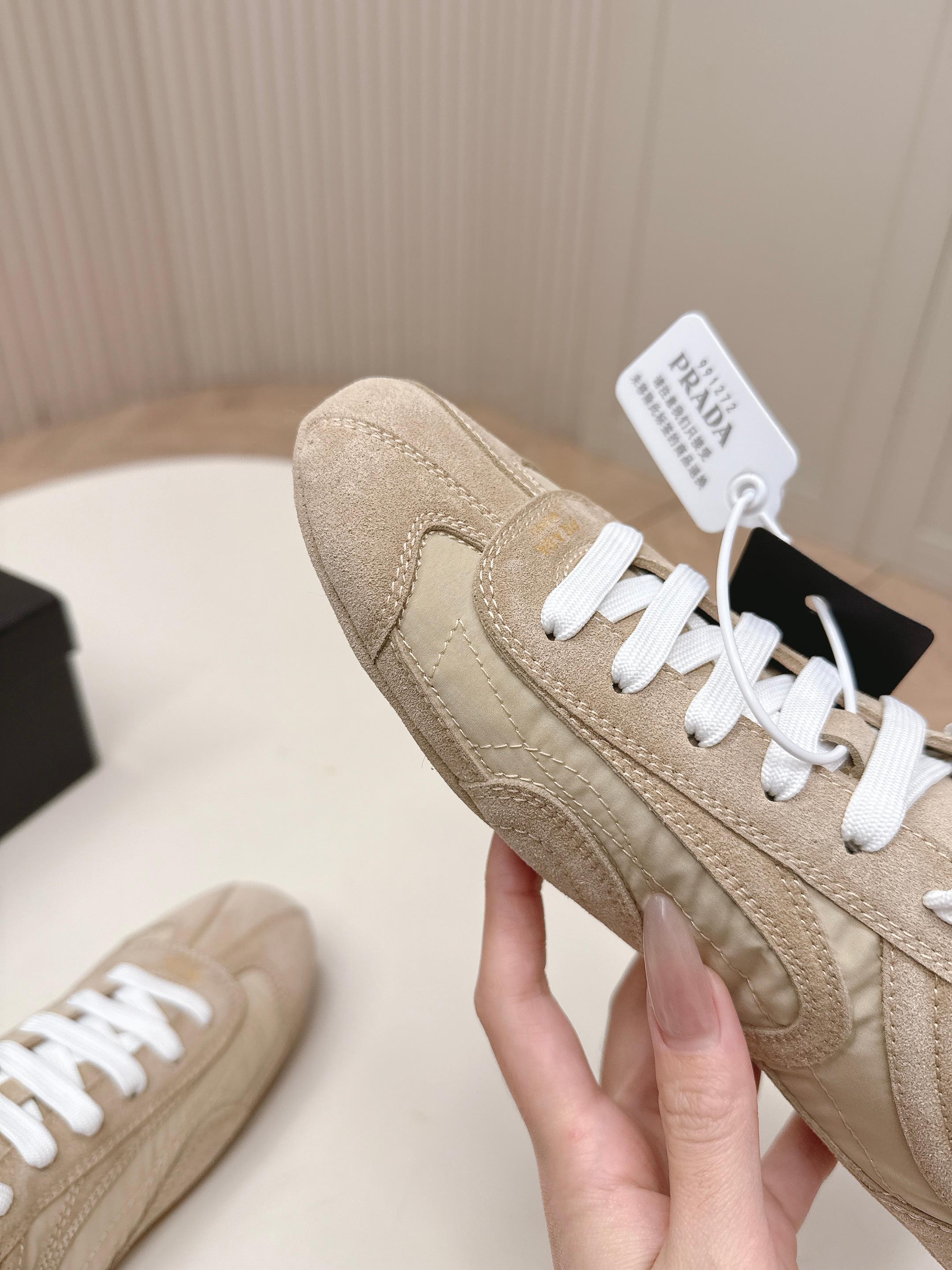 P-Sneakers