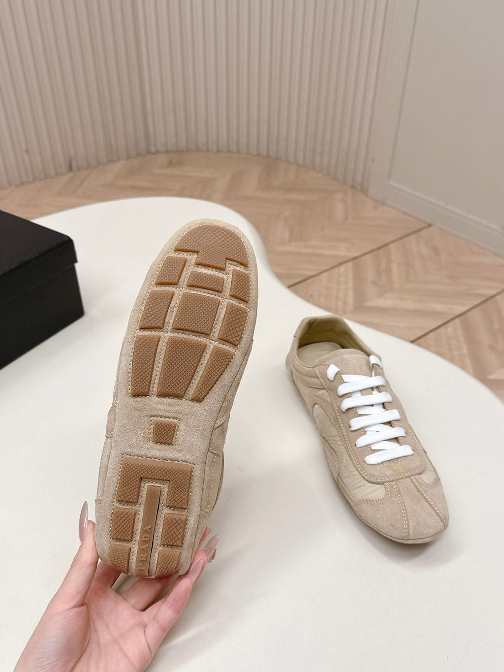 P-Sneakers