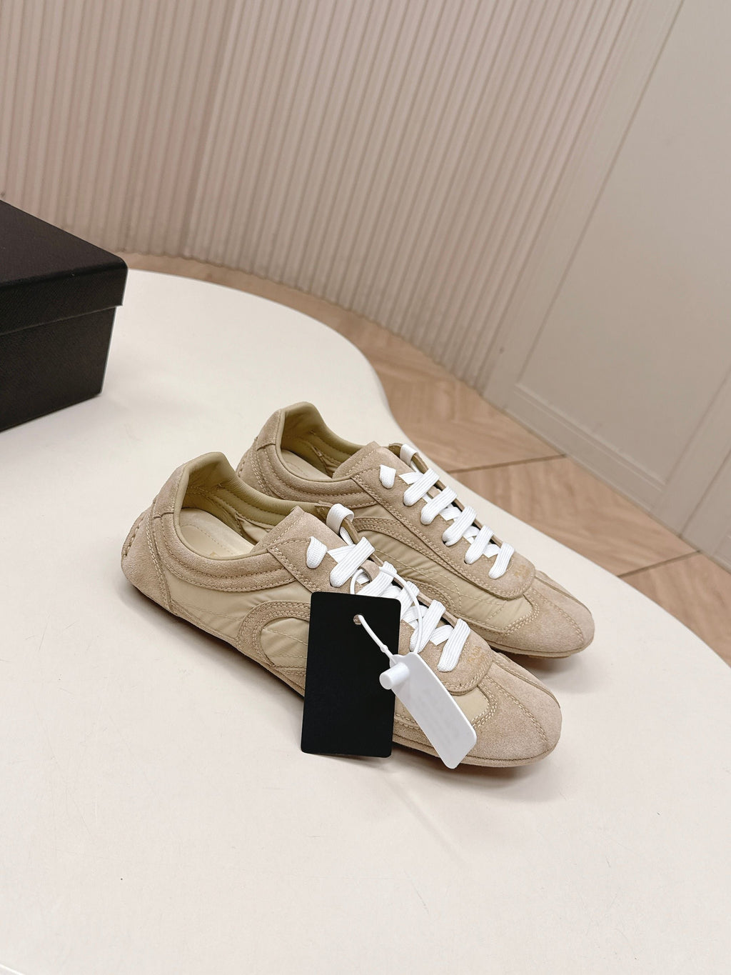 P-Sneakers