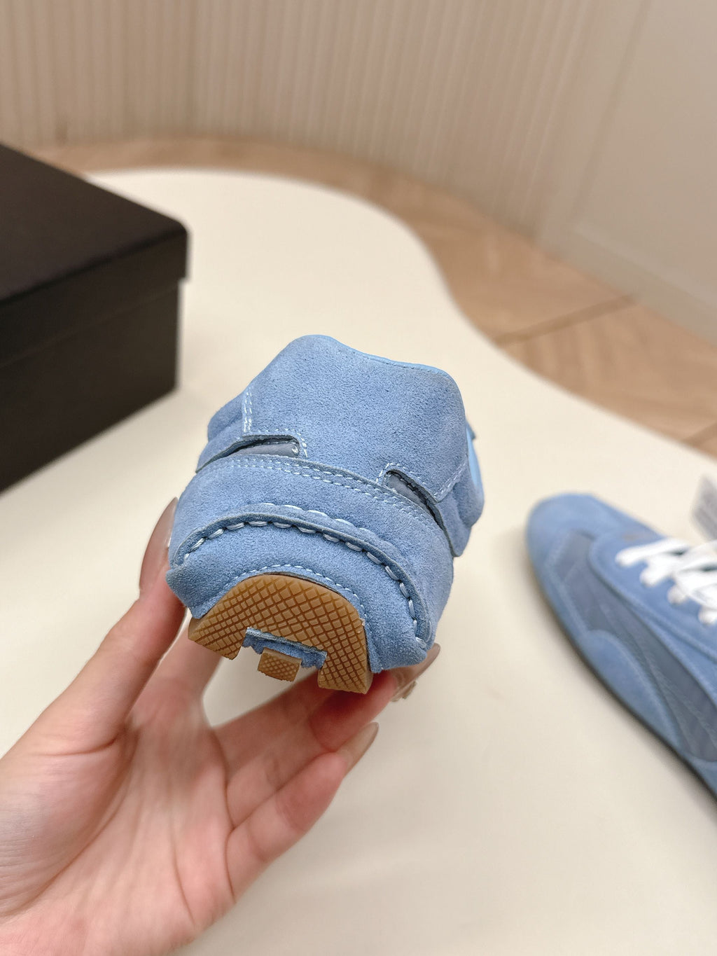 P-Sneakers