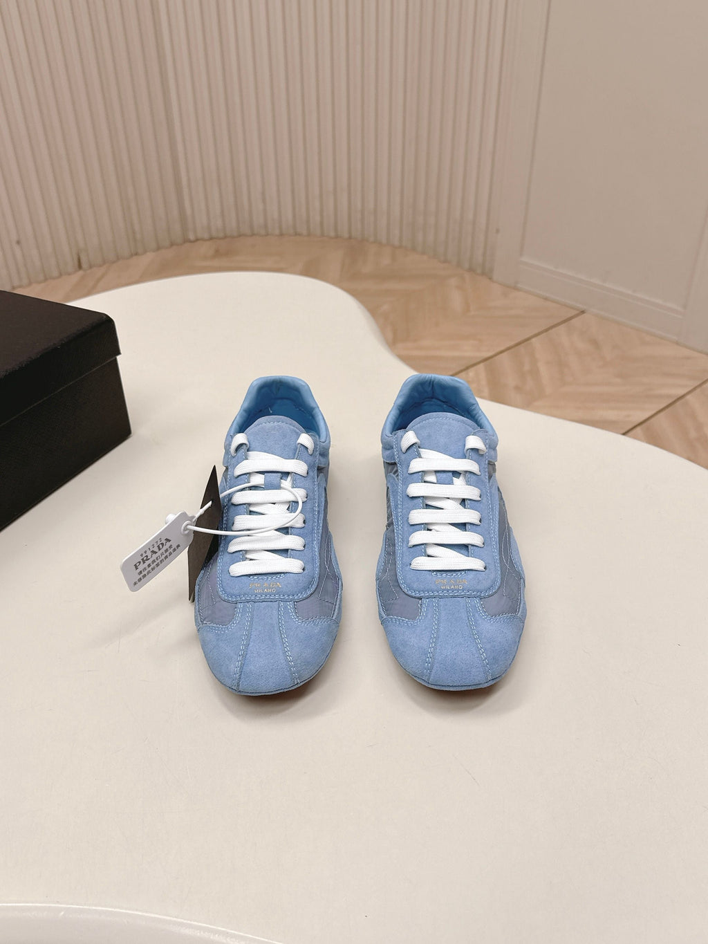 P-Sneakers