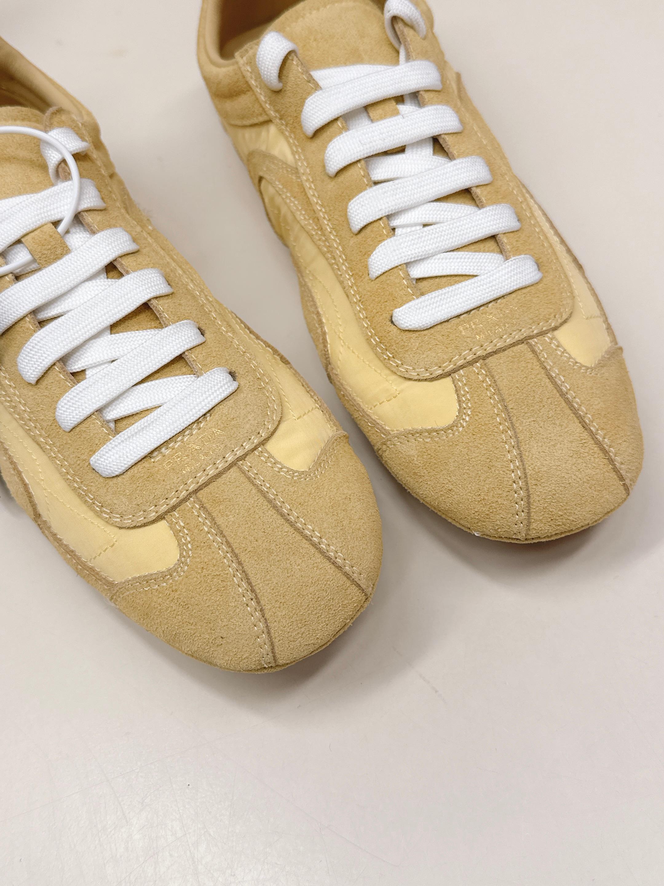 P-Sneakers