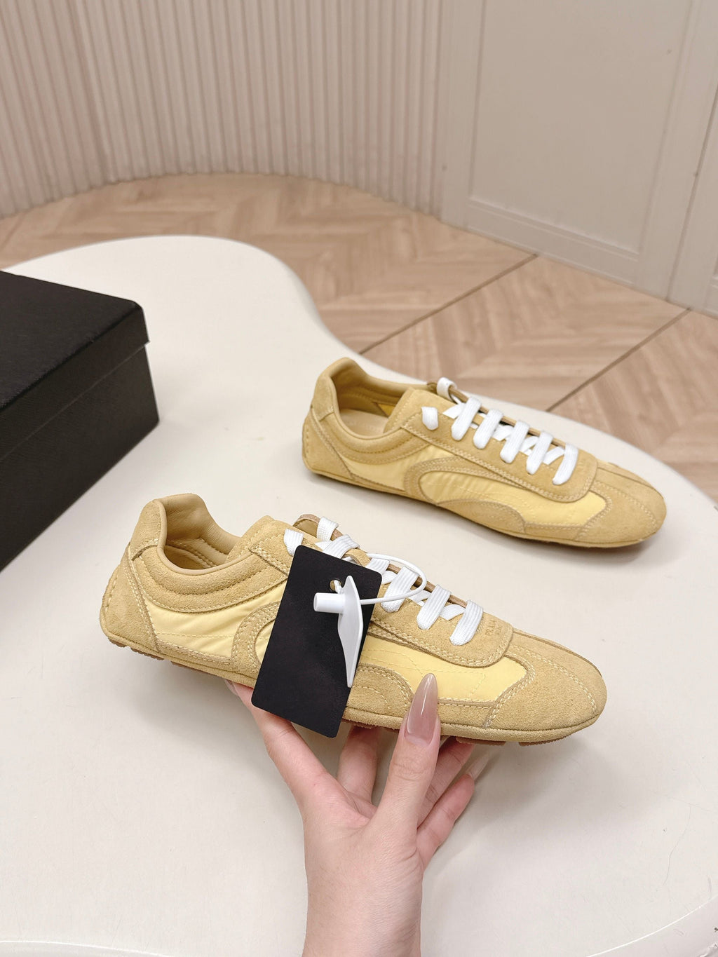 P-Sneakers