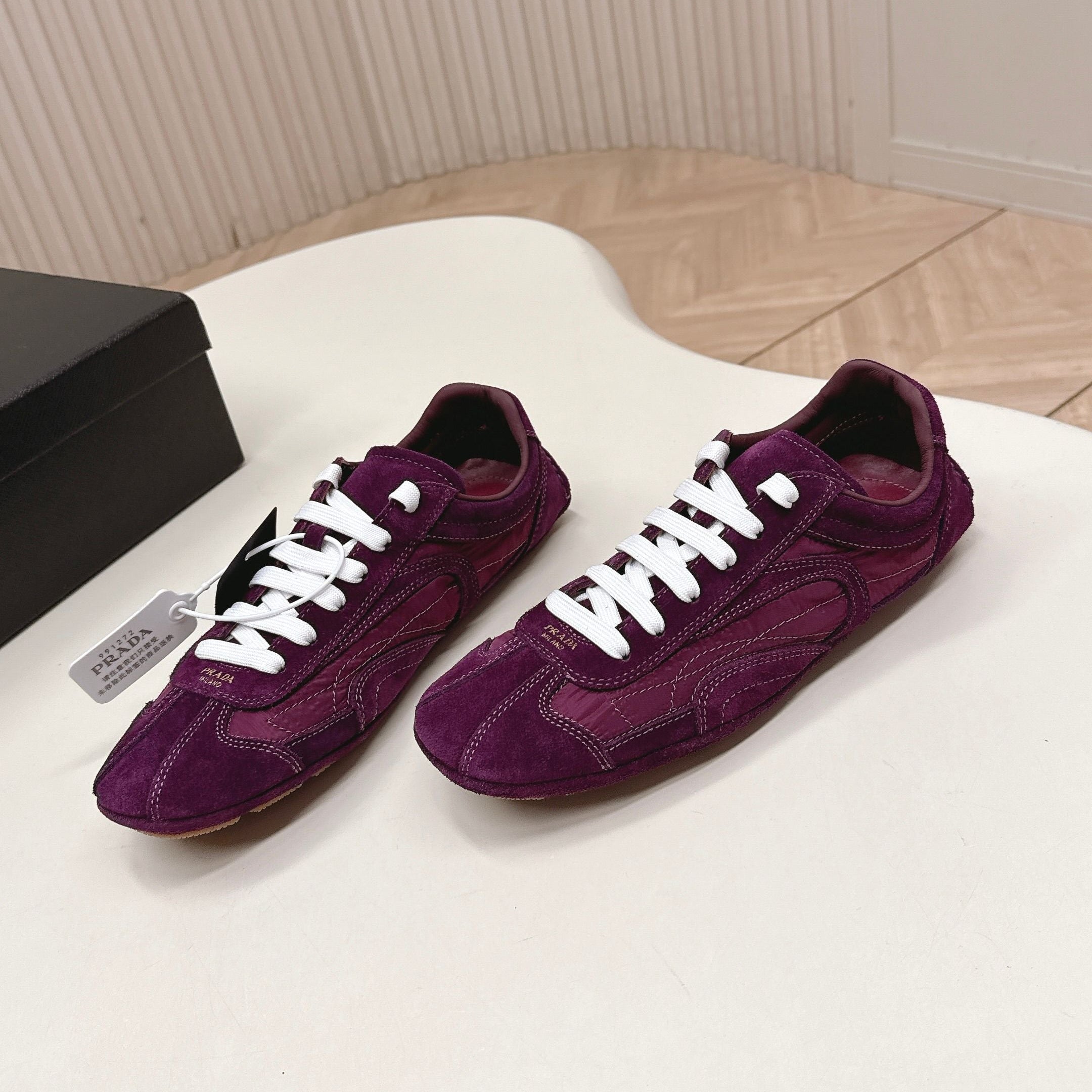 P-Sneakers