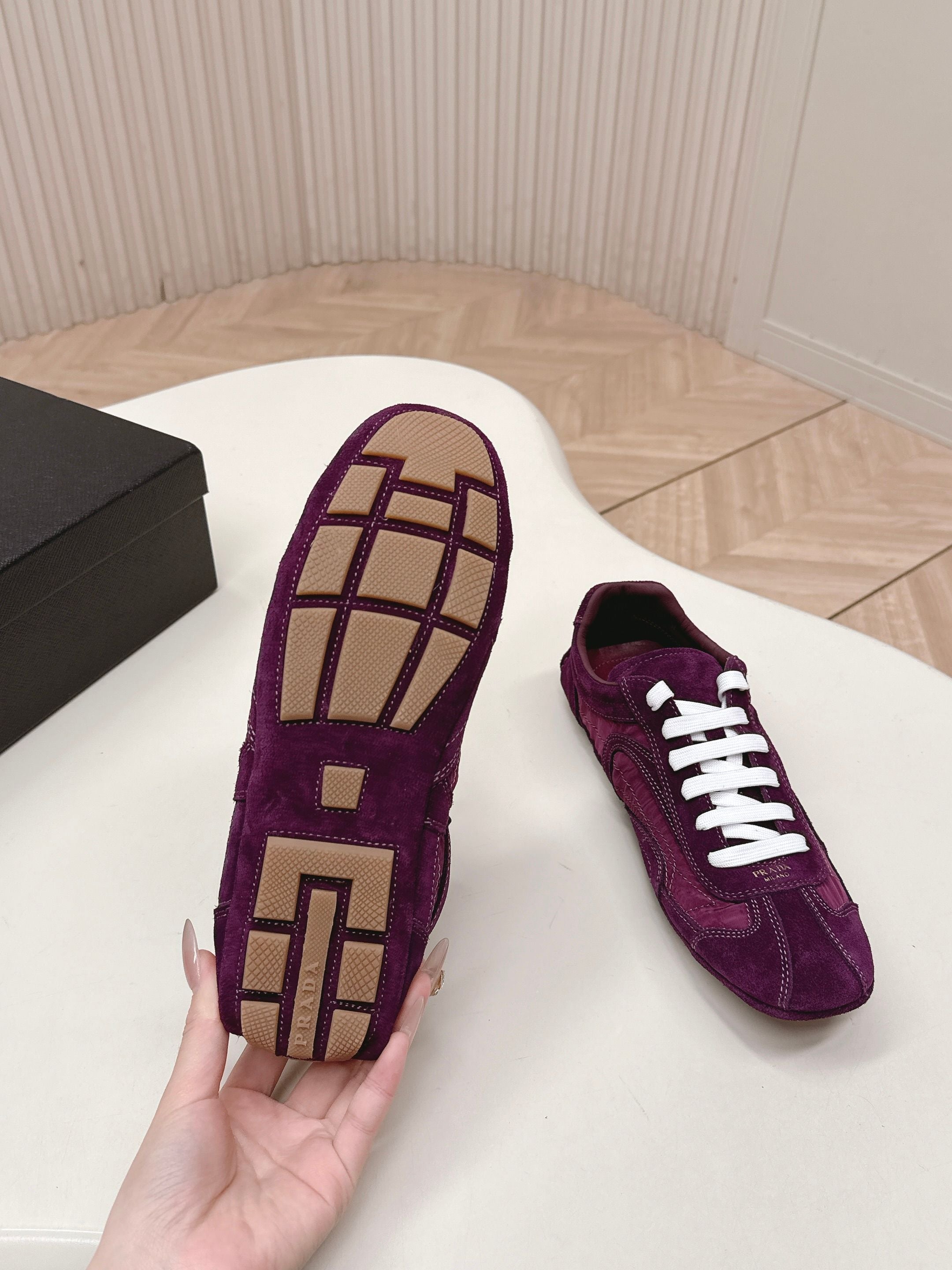 P-Sneakers