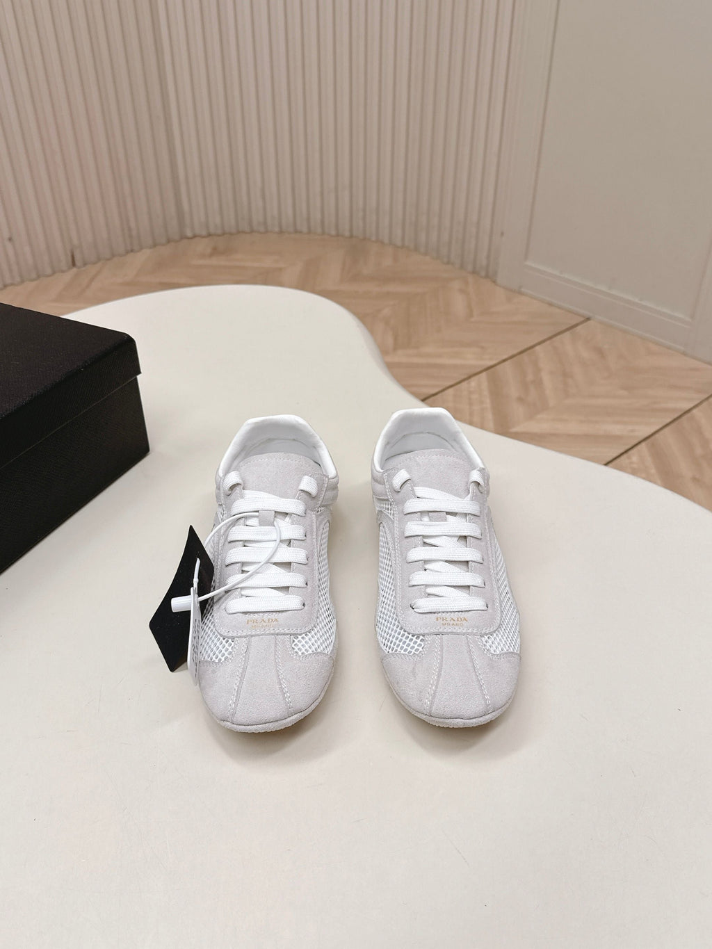 P-Sneakers