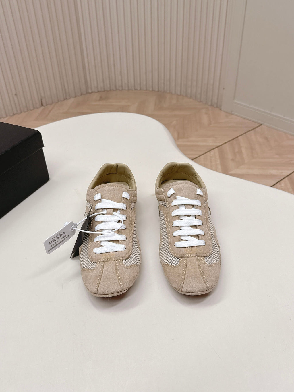P-Sneakers
