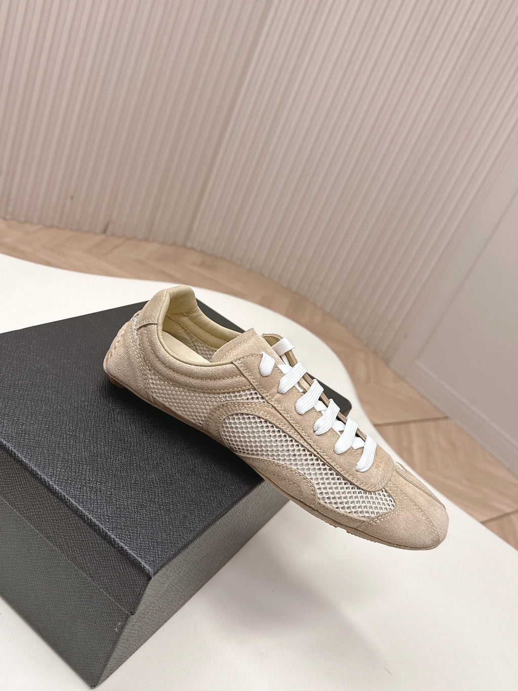 P-Sneakers
