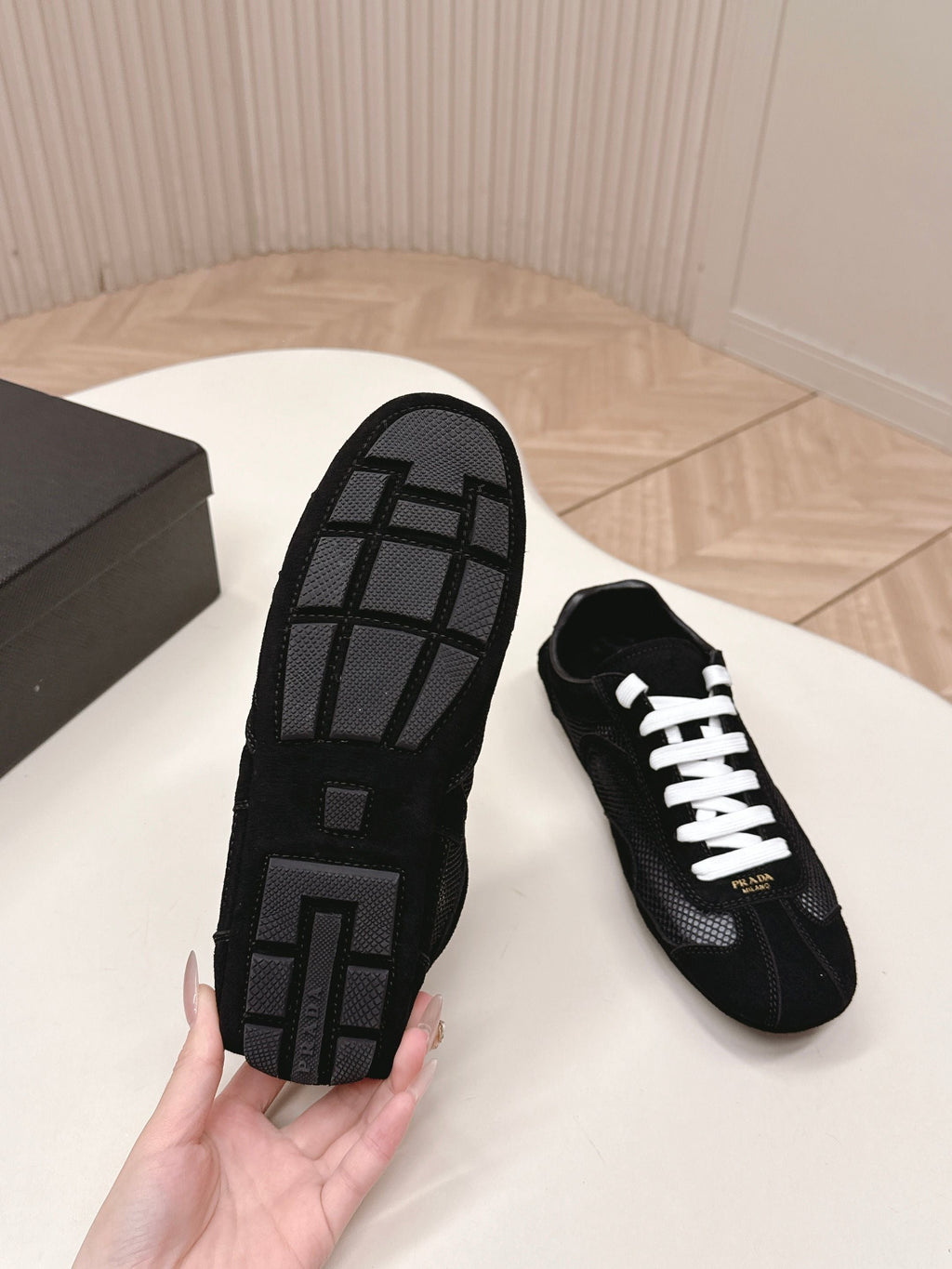 P-Sneakers