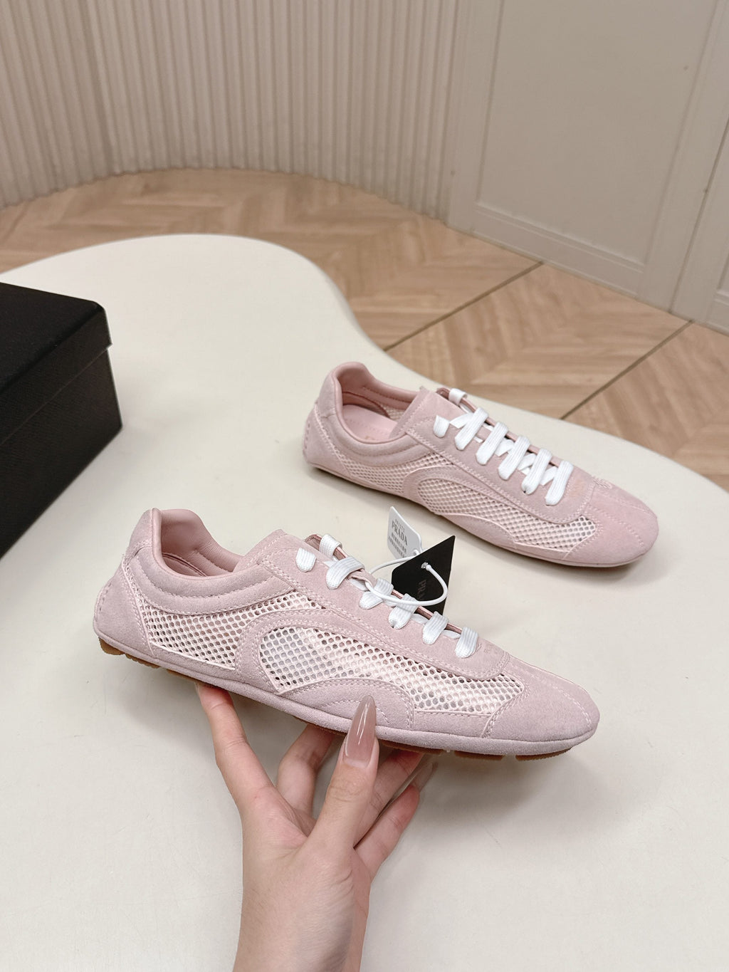 P-Sneakers