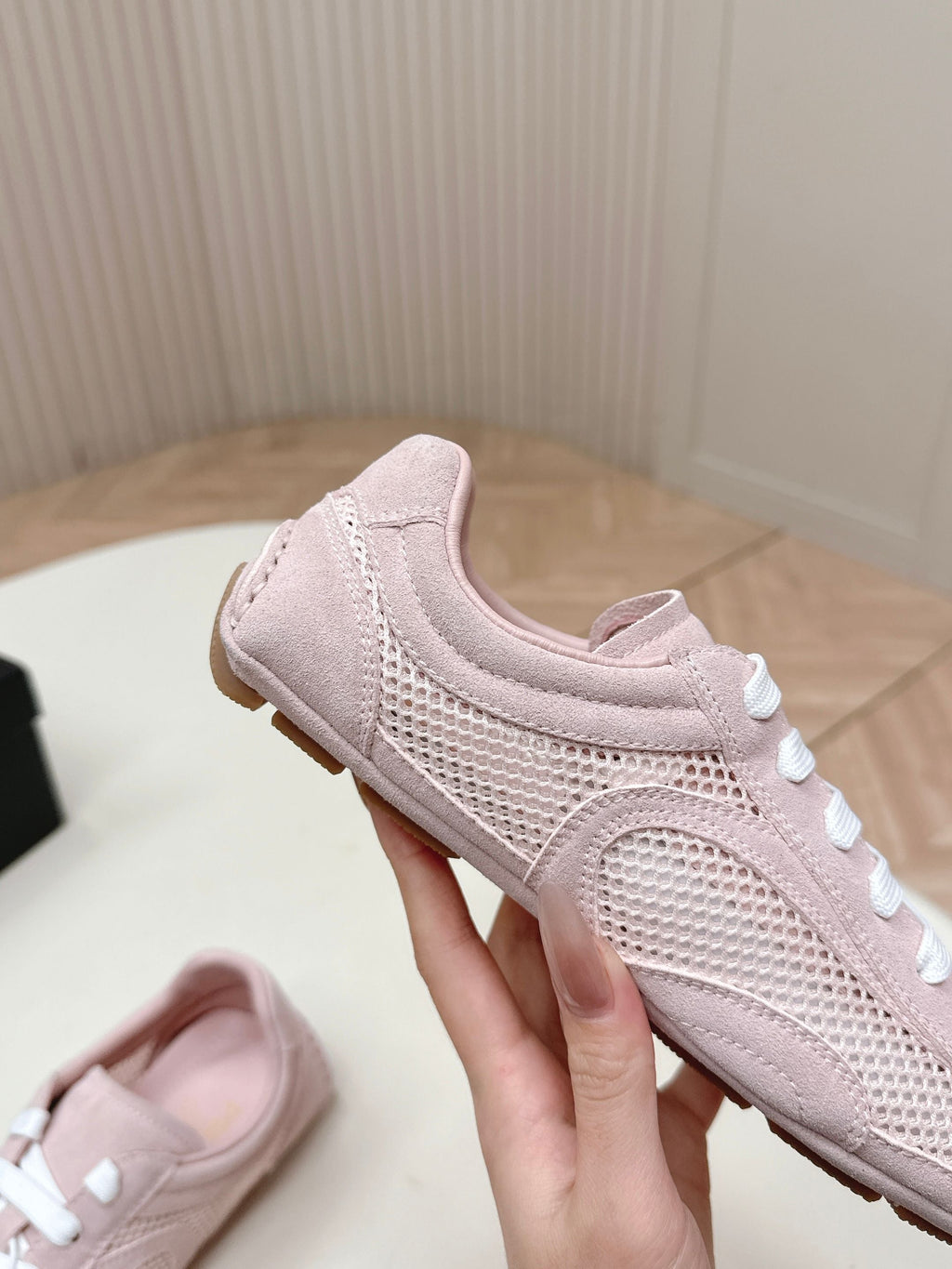 P-Sneakers