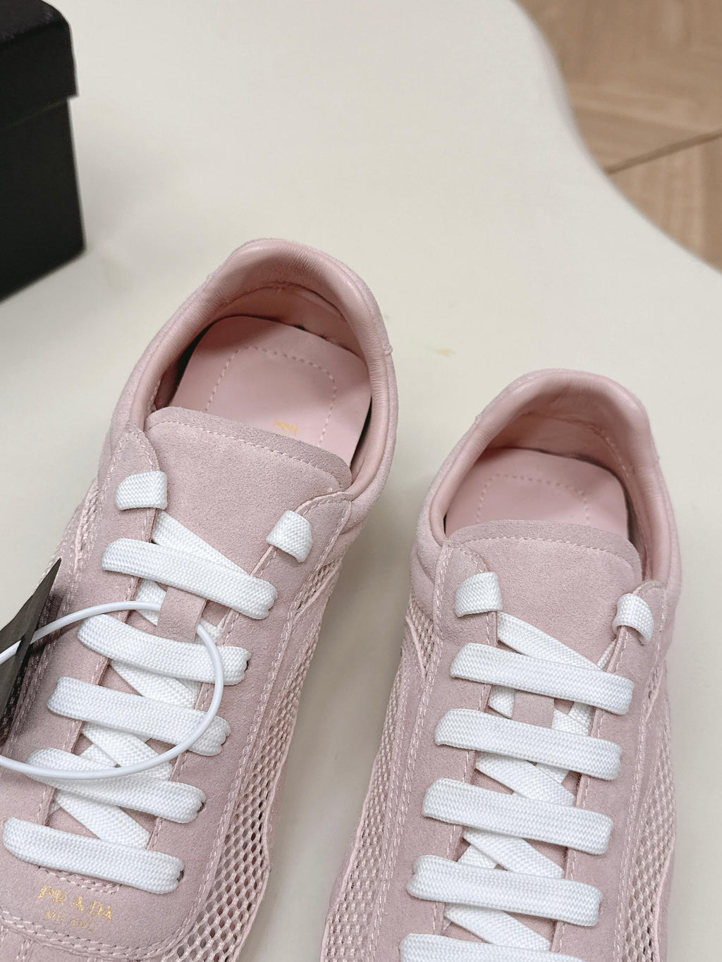 P-Sneakers