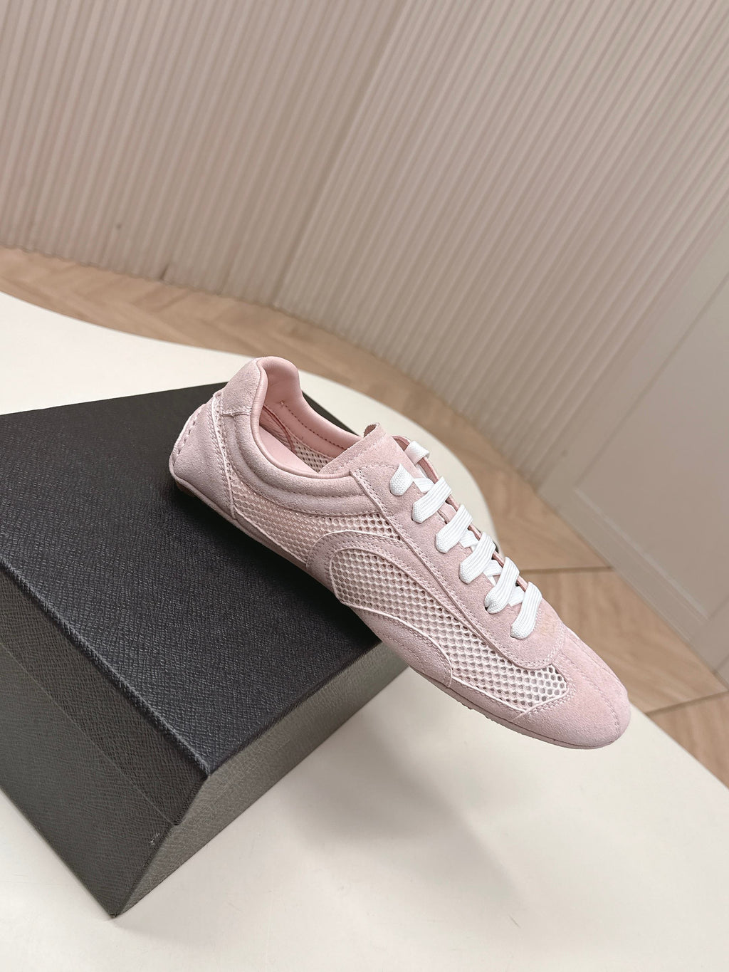P-Sneakers