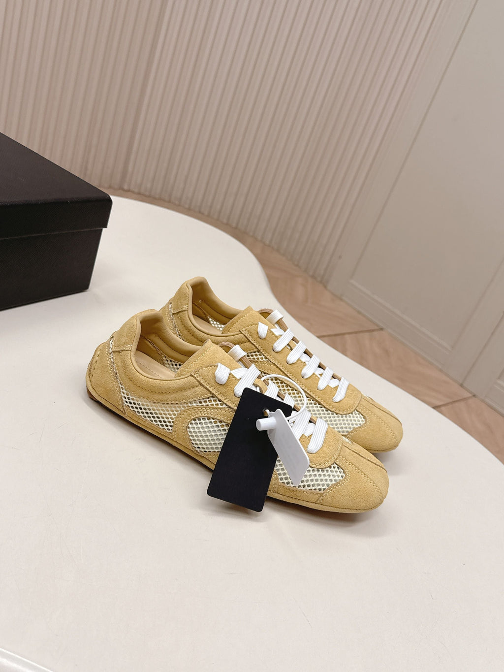 P-Sneakers