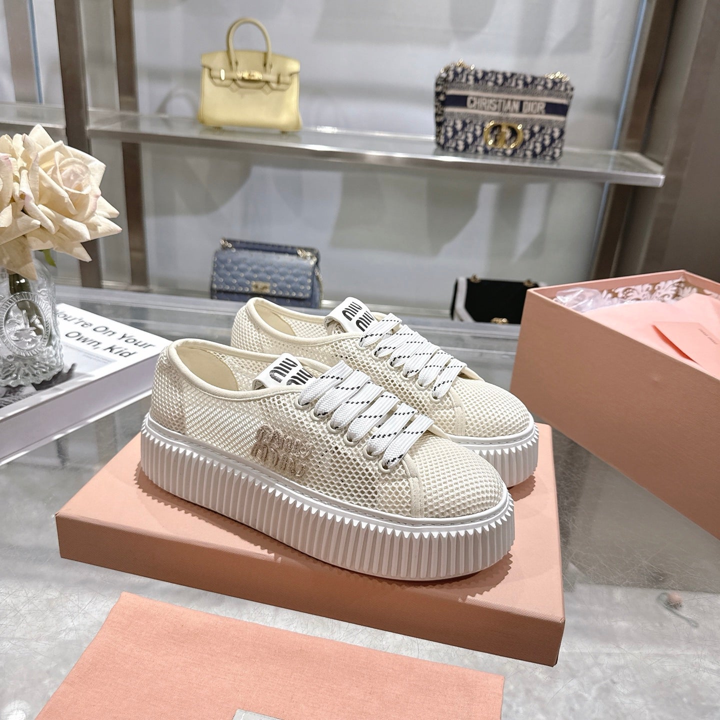 M-Sneakers