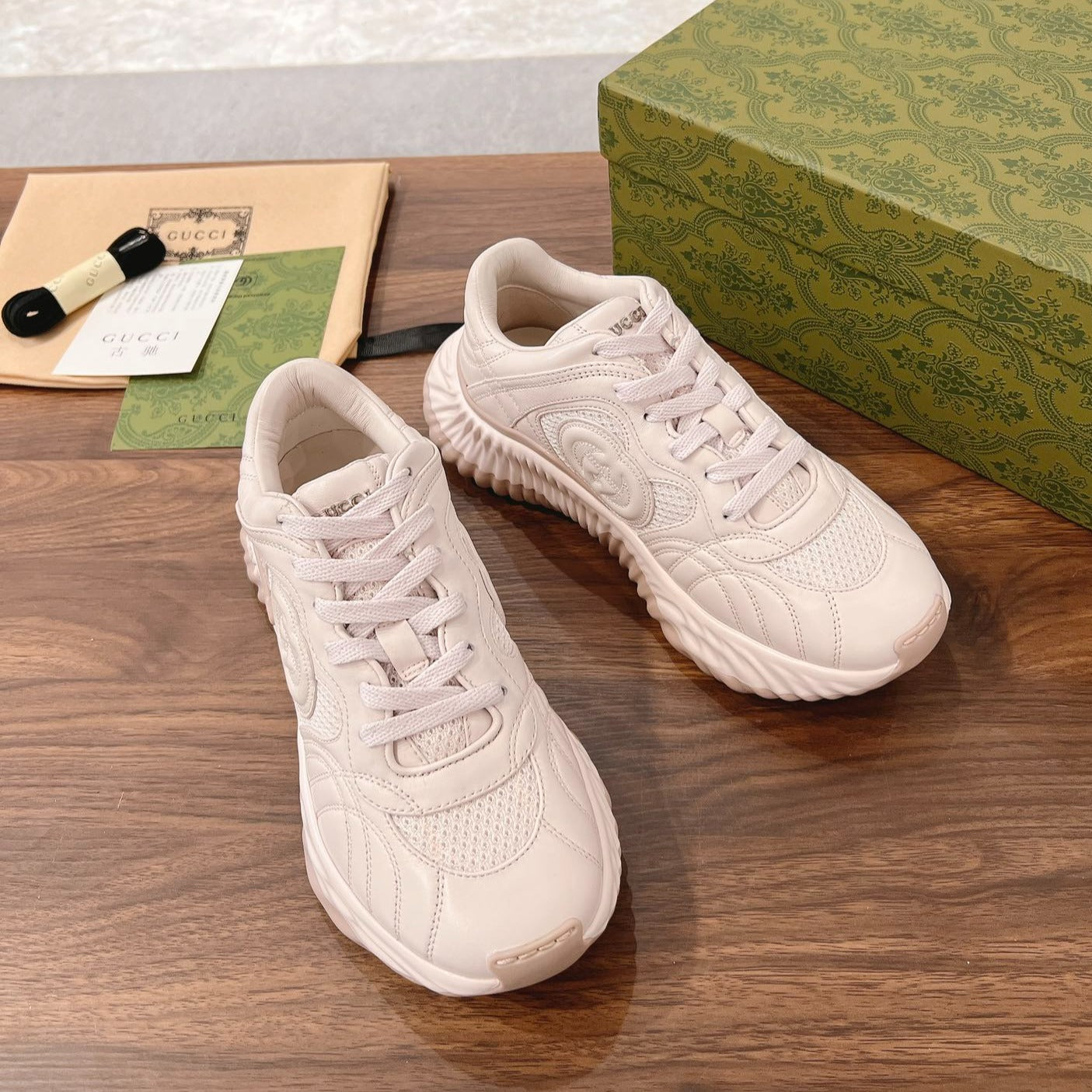 G-Sneakers