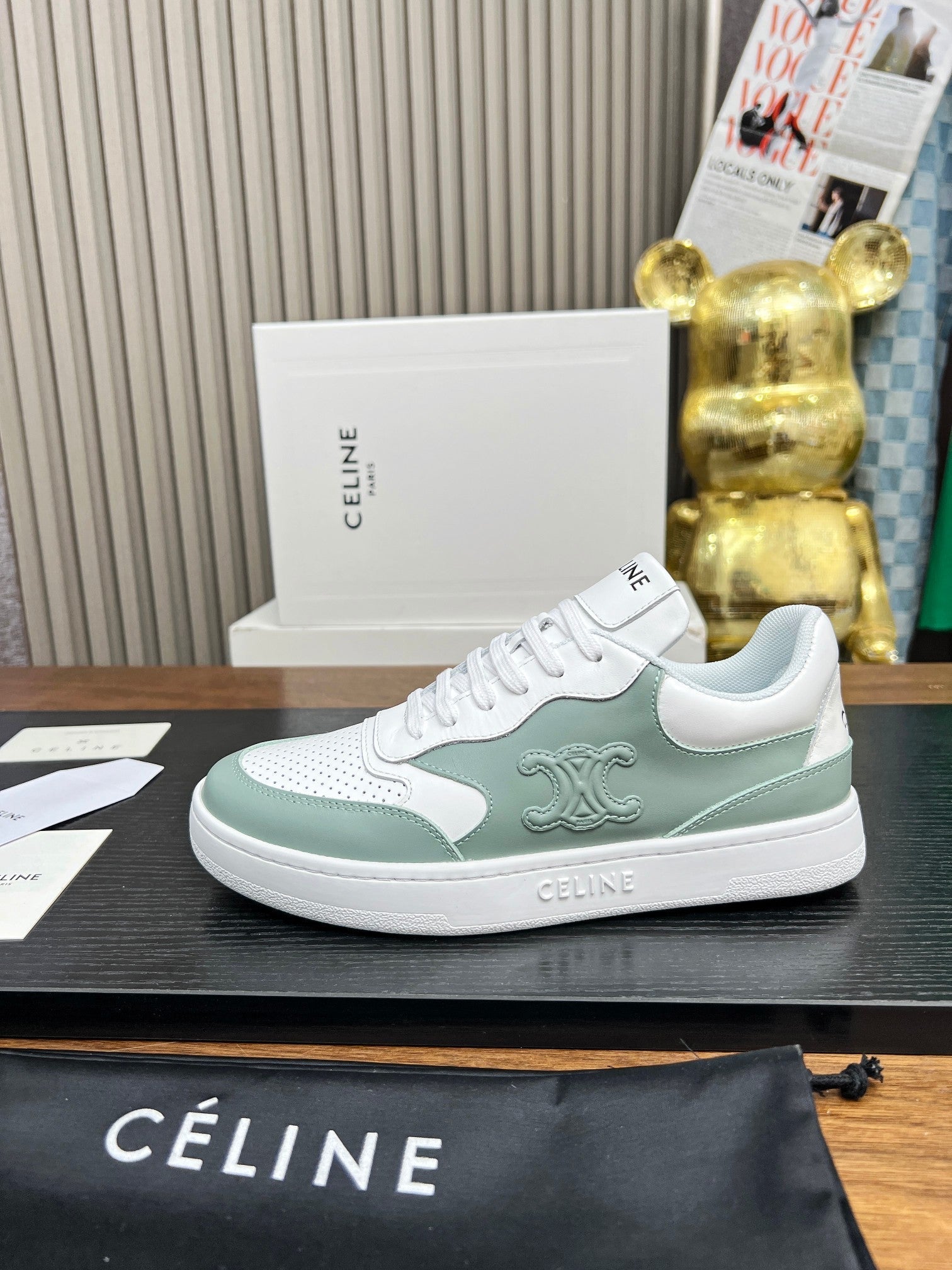 S-Sneakers