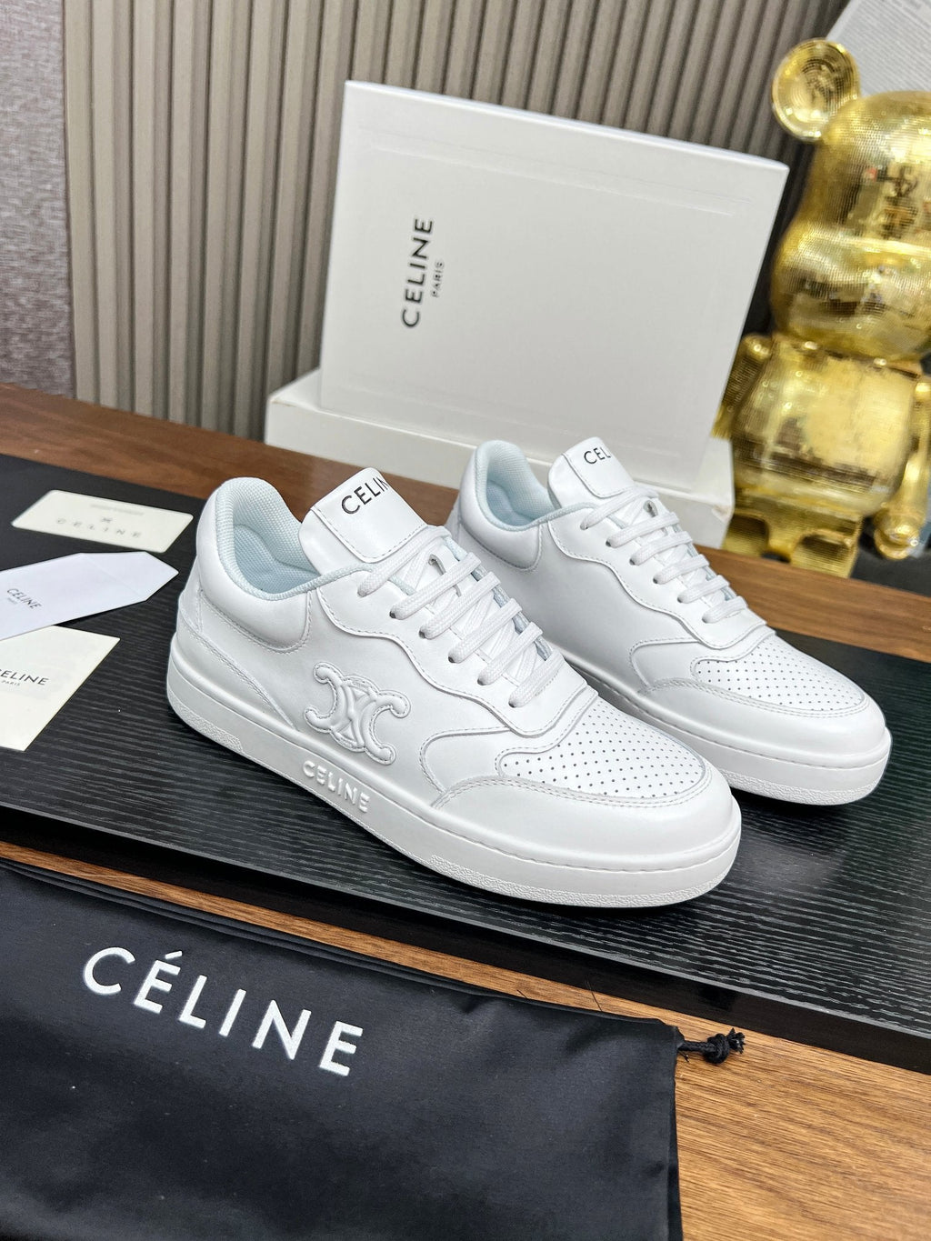 S-Sneakers