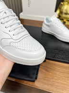 S-Sneakers