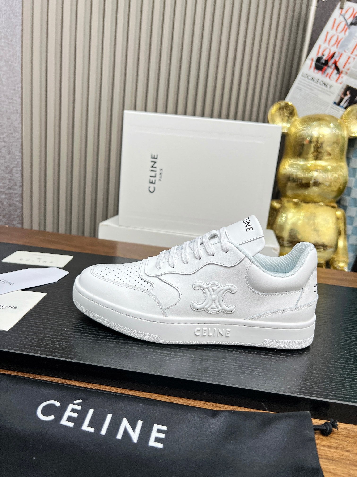 S-Sneakers