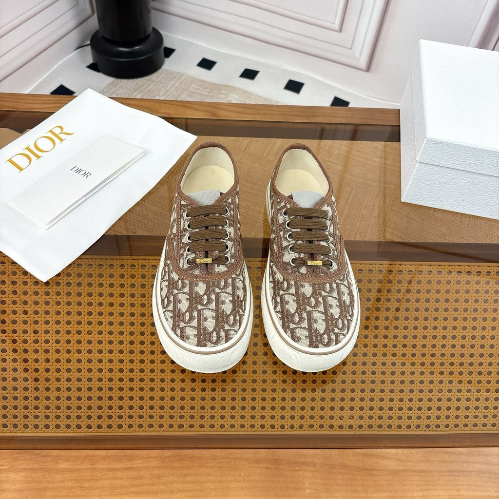 D-Sneakers