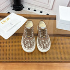D-Sneakers