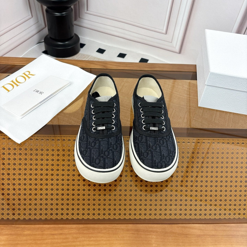 D-Sneakers