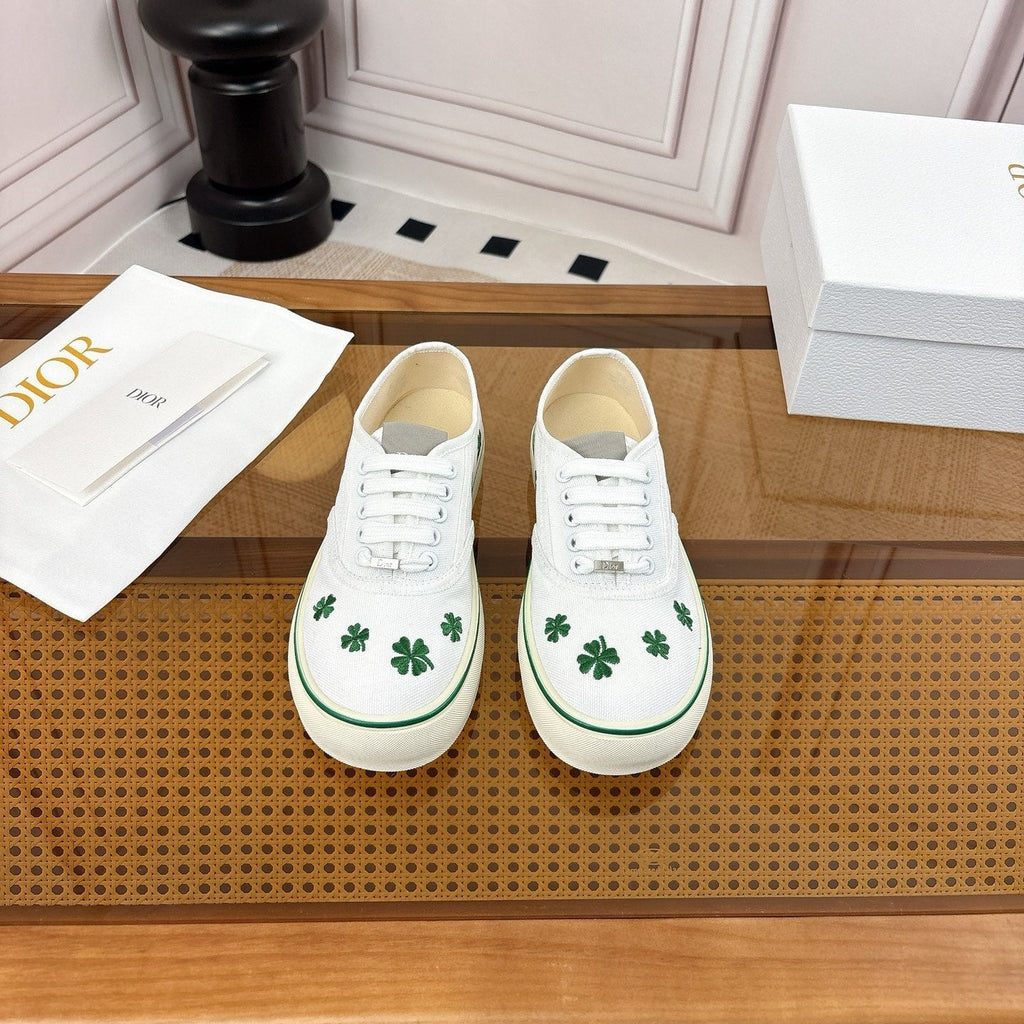 D-Sneakers