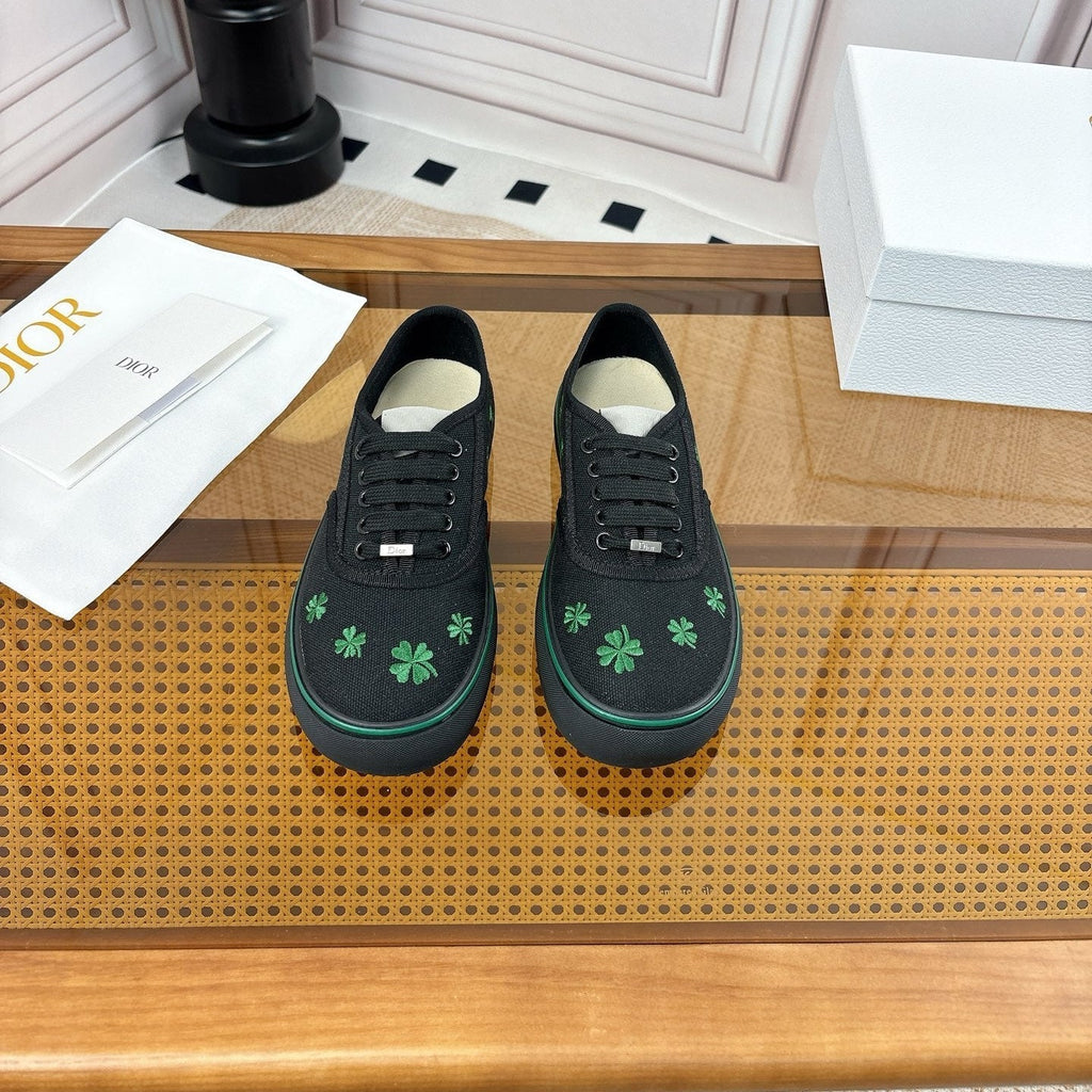 D-Sneakers